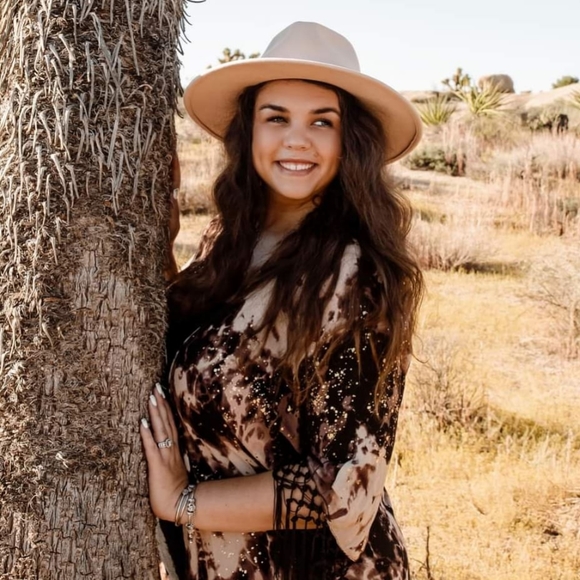 Meet your Posher, Shana - Picture 3 of 3